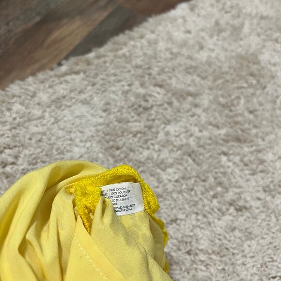 Club Monaco Yellow Floral Lace Crochet 60's 70's Boho-Chic Feminine Mini Skirt - Picture 5 of 6